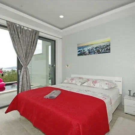 Semesterbostad Nera *